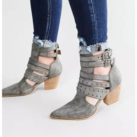 BEAST FASHION Black Studded Cutout Buckle Strap Pointy Toe Ankle Booties Sz 9 - Picture 10 of 10